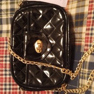 Ariana Grande Lil Black Crossbody Bag with Gold Chain super cute